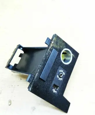 BMW 6 F12 F13 AUX in-socket connector 9197318