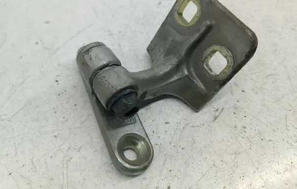Mercedes-Benz A W168 Front door upper hinge 