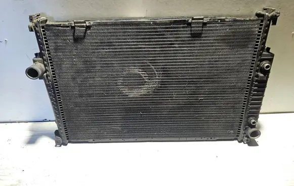BMW 5 E34 Coolant radiator 2244543 2243444 00662