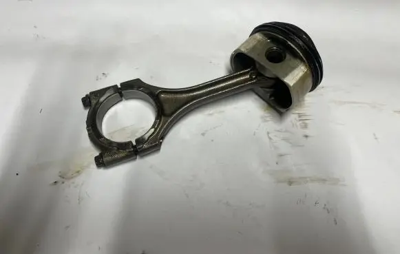 Audi A8 S8 D4 4H Piston 079B