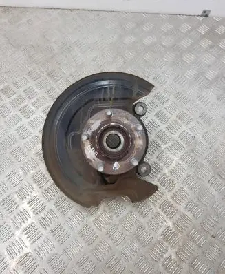Nissan Leaf II (ZE1) Front wheel hub