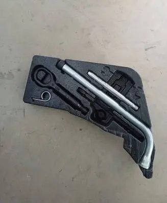 Audi Q7 4L Tool set 4L0012113E