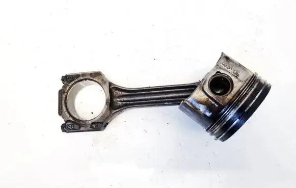 Volkswagen Polo Piston with connecting rod