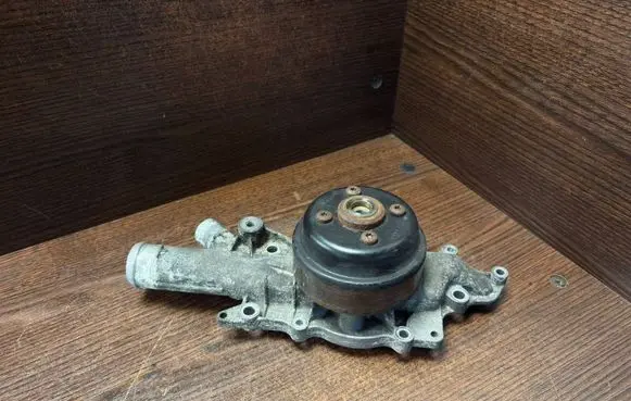 Mercedes-Benz Vito Viano W639 Water pump 6112050310 A6112050310