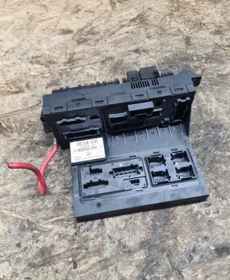 Mercedes-Benz E W211 SAM control unit 2115453901 00007165A720 720382400039
