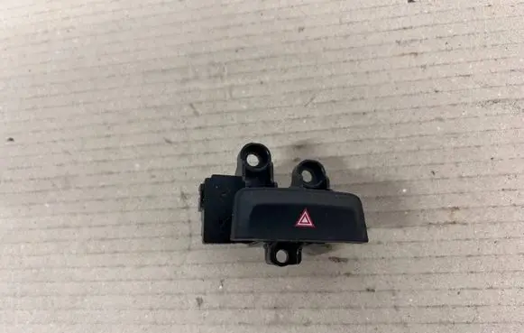 Maserati Ghibli Hazard light switch 670071372