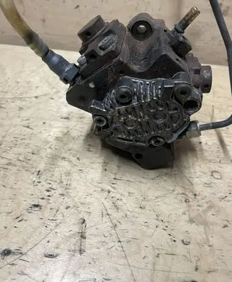 Renault Master III Fuel injection high pressure pump H8200950493 8201024002 0445010205