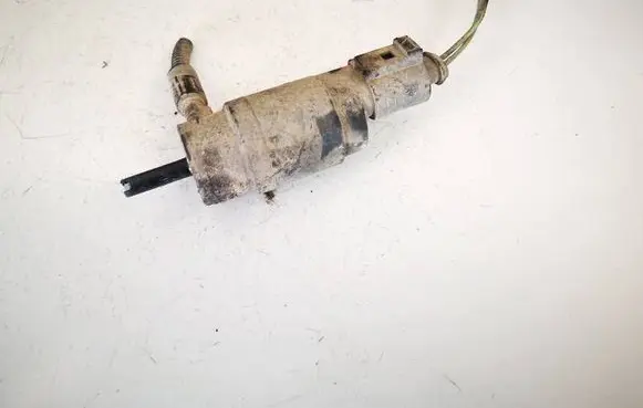 Skoda Octavia Mk2 (1Z) Windscreen/windshield washer pump