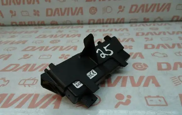 Opel Insignia A Door central lock control unit/module 13503204
