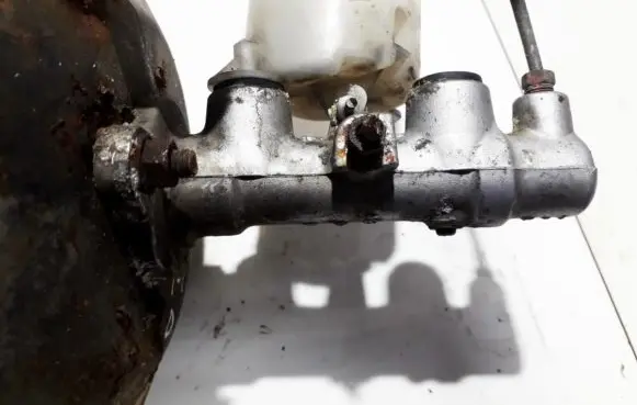 Mazda 121 Master brake cylinder