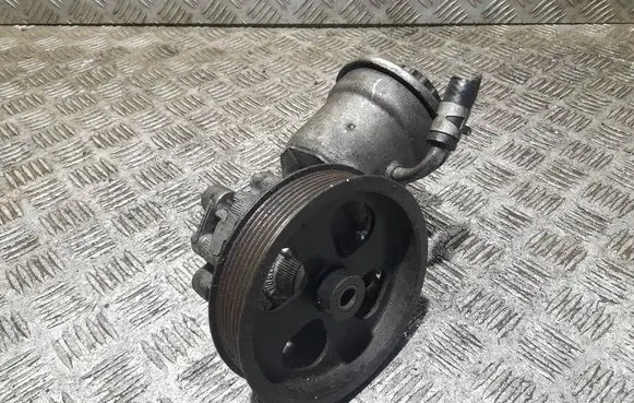 Toyota Avensis T250 Power steering pump 6g36502