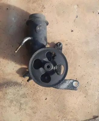 Toyota Yaris Power steering pump