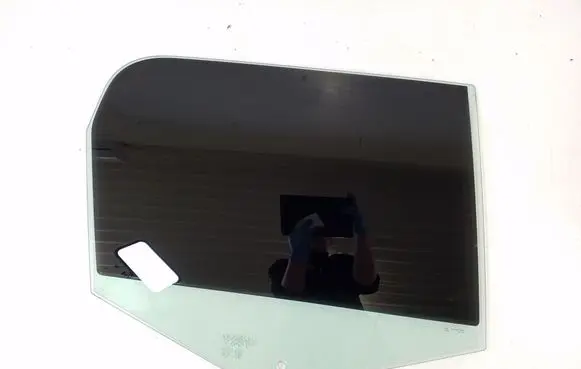 Mini Cooper Countryman F60 Rear door window glass 7390084