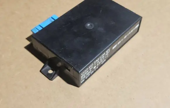 BMW 7 E38 Cruise control unit/module 65718375497 41223010 489712