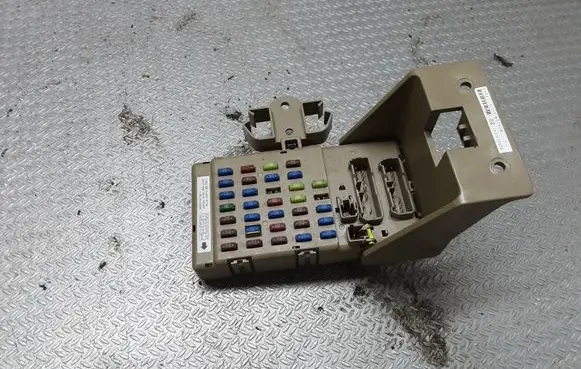 Subaru Outback Fuse module 82201AG041