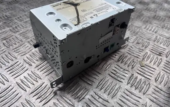 Volvo XC60 Radio/CD/DVD/GPS head unit 32343487