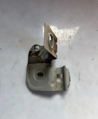 Fender mounting bracket