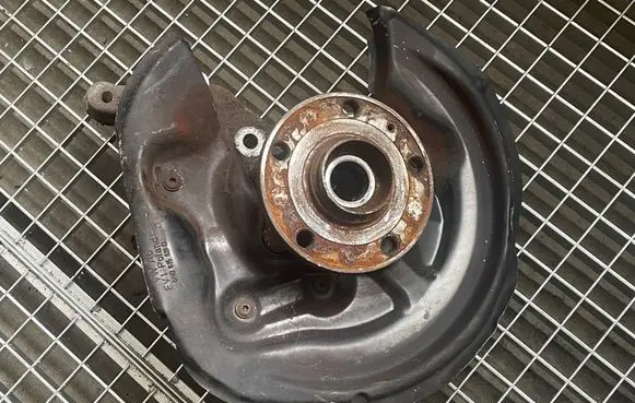 Audi Q3 8U Rear wheel hub 5N0615611D 3C0505435G