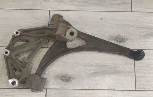 Audi A2 Front control arm R8Z0152