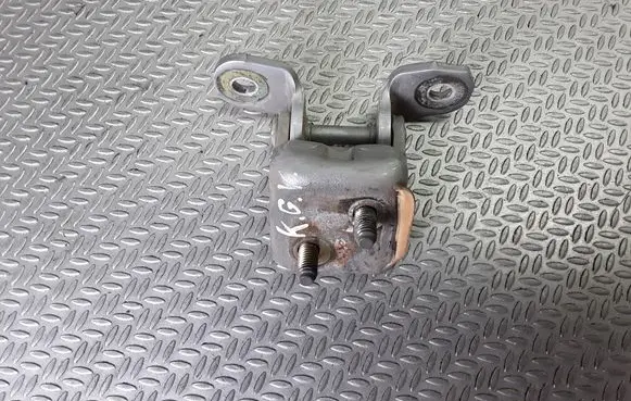 Mercedes-Benz ML W163 Rear door upper hinge