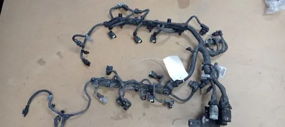 Chrysler Pacifica Fuel injector wires 68232967AE