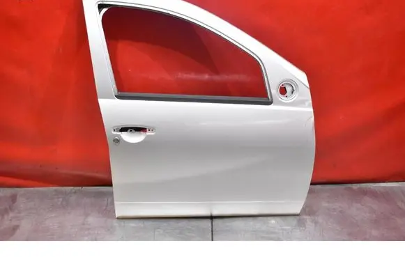 Dacia Duster Front door 