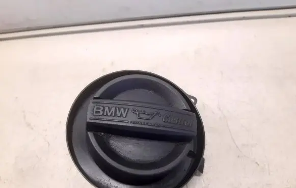 BMW 1 F20 F21 Oil filler cap 7810585