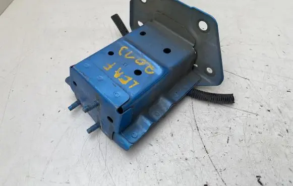 Nissan Leaf I (ZE0) Front bumper shock/impact absorber 