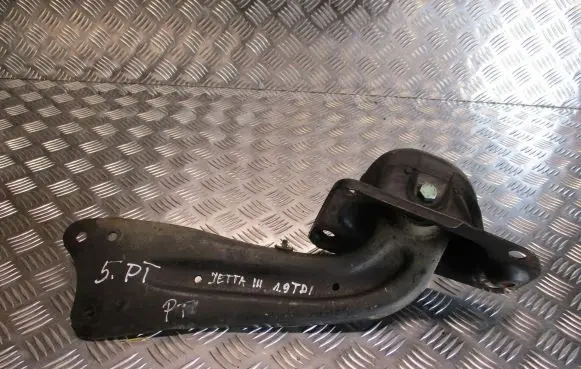 Volkswagen Jetta V Rear control arm