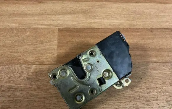 Citroen C5 Front door lock 