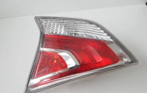 Nissan X-Trail T32 Tailgate rear/tail lights 265504CA1B
