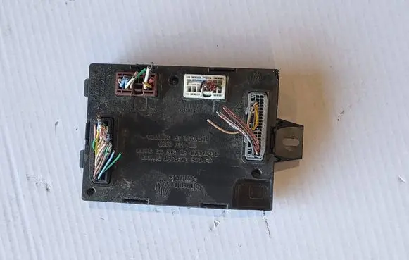 Renault Trafic III (X82) Central body control module 2675974
