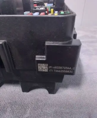 Chrysler Pacifica Fuse module 68338723AAC