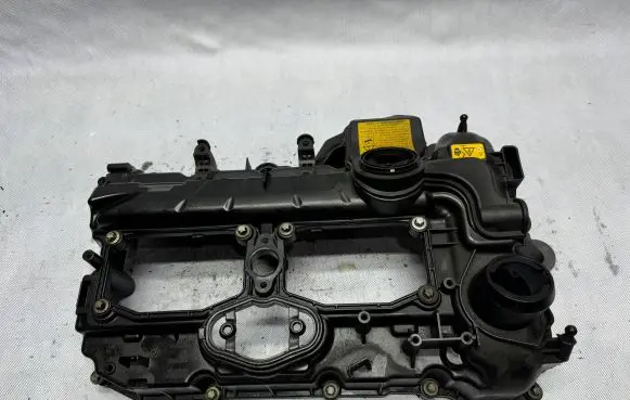 BMW 3 F30 F35 F31 Rocker cam cover 7588412 15265812 7633630
