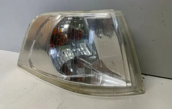 Volvo S40, V40 Front indicator light