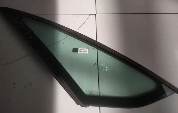 Citroen C4 Grand Picasso Front triangle window/glass AS2