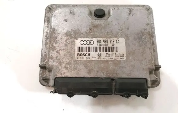 Audi A3 S3 8L Engine control unit/module 06A906018AK 0261204675