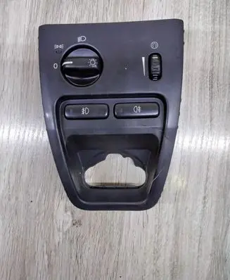 Volvo XC90 Light switch 30739302