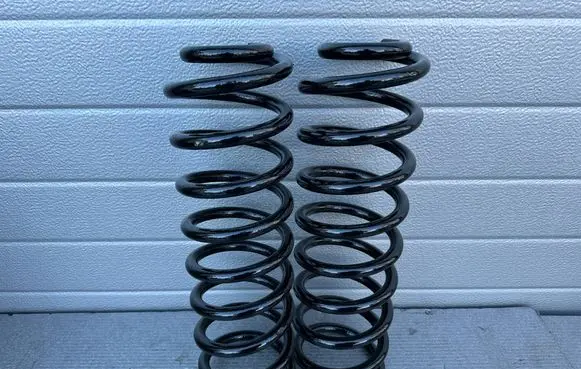 Jeep Cherokee XJ Front coil spring 52001794