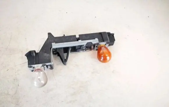 Volvo S70 V70 V70 XC Tail light bulb cover holder 9151646