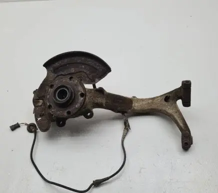 Volkswagen PASSAT B5 Front wheel hub spindle knuckle