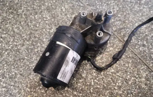 Skoda Octavia Mk1 (1U) Wiper motor
