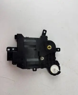 Toyota Yaris XP210 A/C air flow flap actuator/motor 0638009100