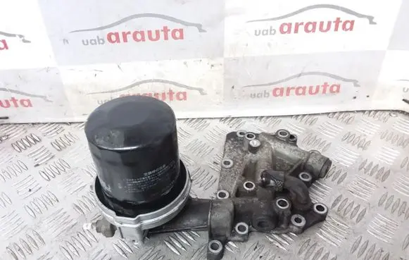 Subaru Legacy Oil filter mounting bracket