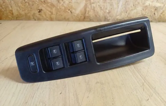 Volkswagen Polo IV 9N3 Electric window control switch 6Q1867171F