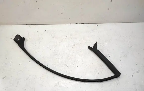 Audi A5 8T 8F Front door rubber seal 8T0845354