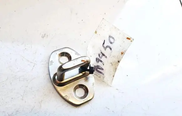 Volkswagen PASSAT B5 Front door lock loop/hook striker 3b0837033d