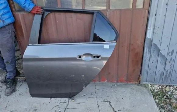 Fiat Tipo Rear door