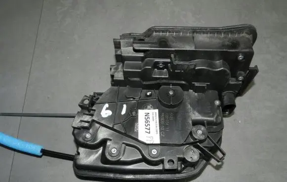 BMW X1 F48 F49 Front door lock 7281934