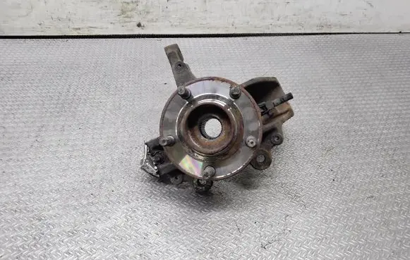 Ford Focus C-MAX Front wheel hub spindle knuckle